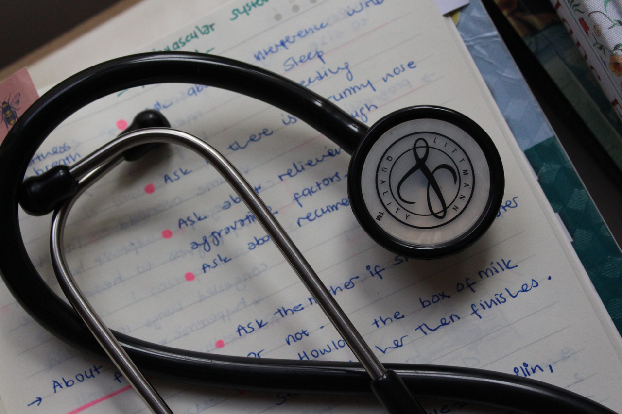 Mastering the First Impression: Your intriguing post title goes here A black stethoscope on handwritten medical notes enhances a study session.